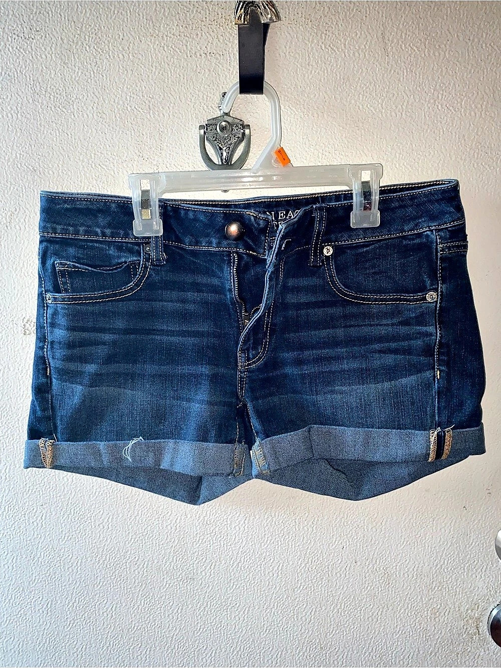 American Eagle women’s midi shorts